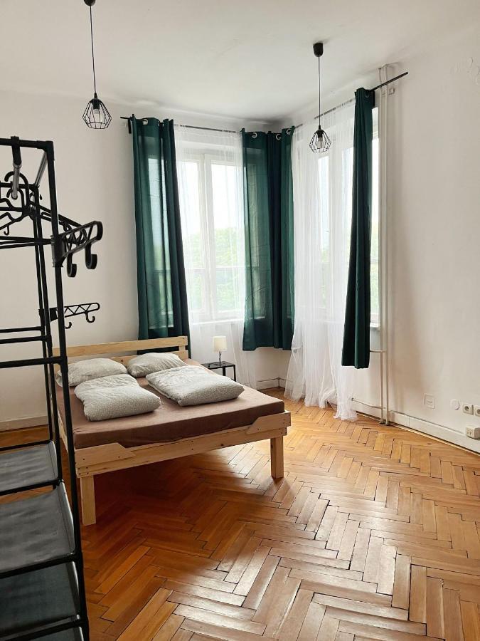 Nice View Rooms In Old Town คราคูฟ ภายนอก รูปภาพ